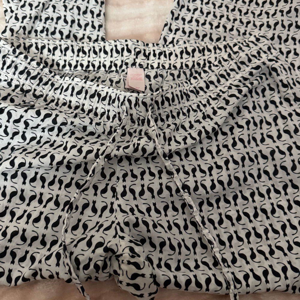 Victoria's Secret Black and White Cat Print Pajamas